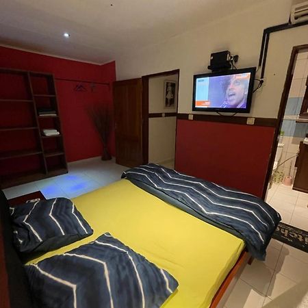Homestay Studio Яунде Экстерьер фото
