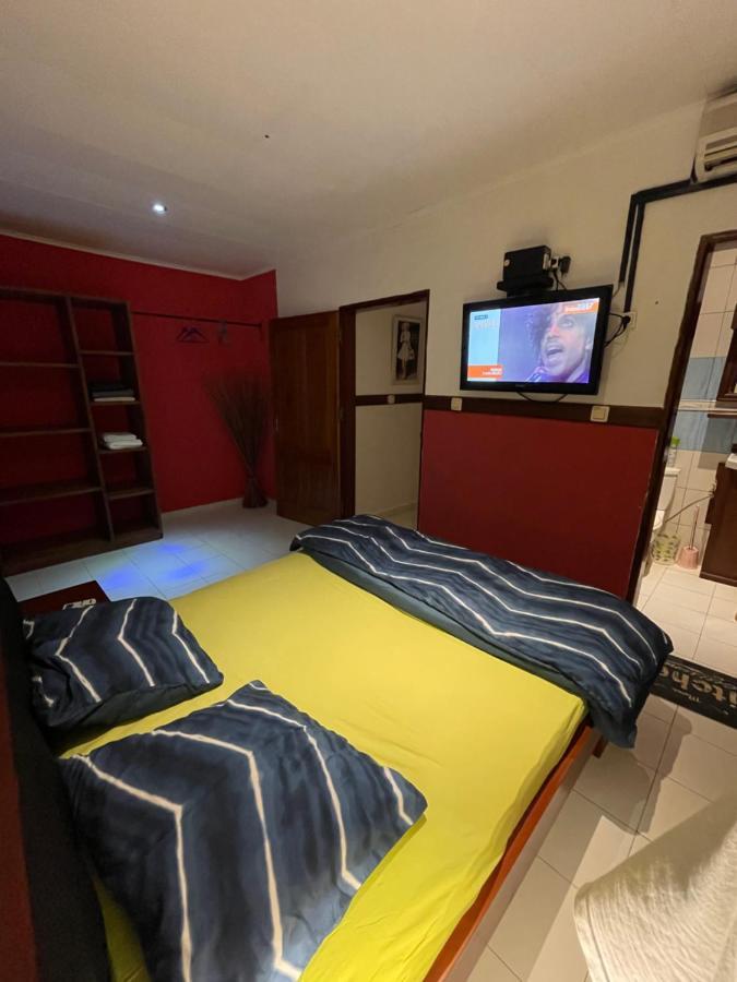 Homestay Studio Яунде Экстерьер фото